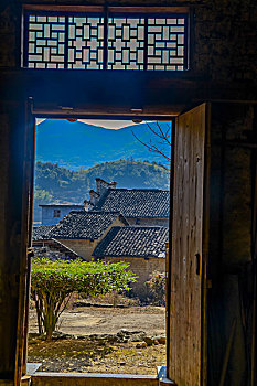 lo chuan hom nay